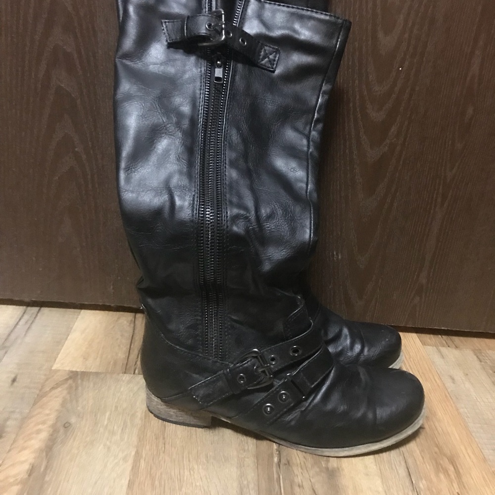 Black boots